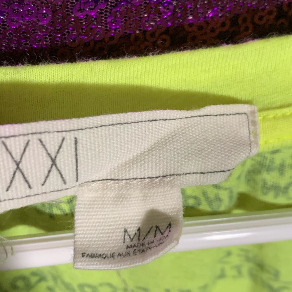 Mid Riff Tee - Picture 3 of 3